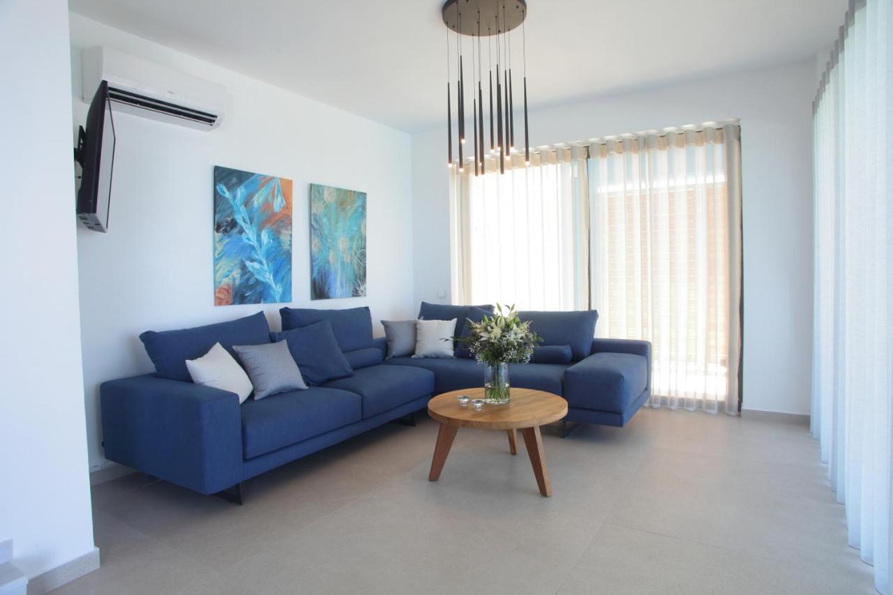 Capro - Milos Bay Villas Áyios Nikítas Exteriör bild