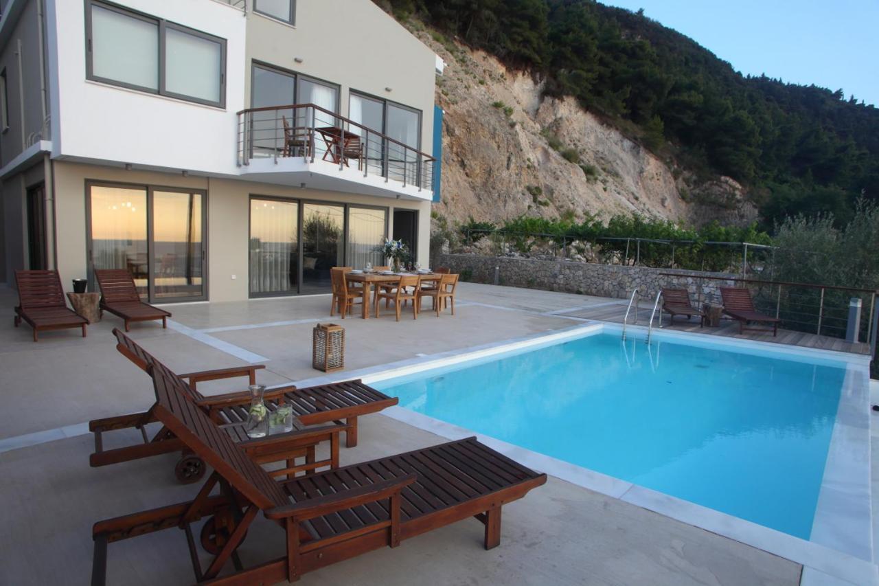 Capro - Milos Bay Villas Áyios Nikítas Exteriör bild