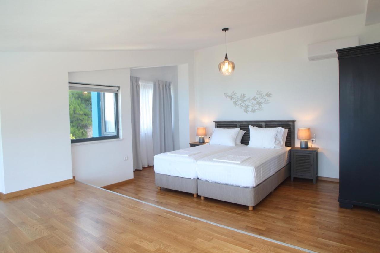 Capro - Milos Bay Villas Áyios Nikítas Exteriör bild