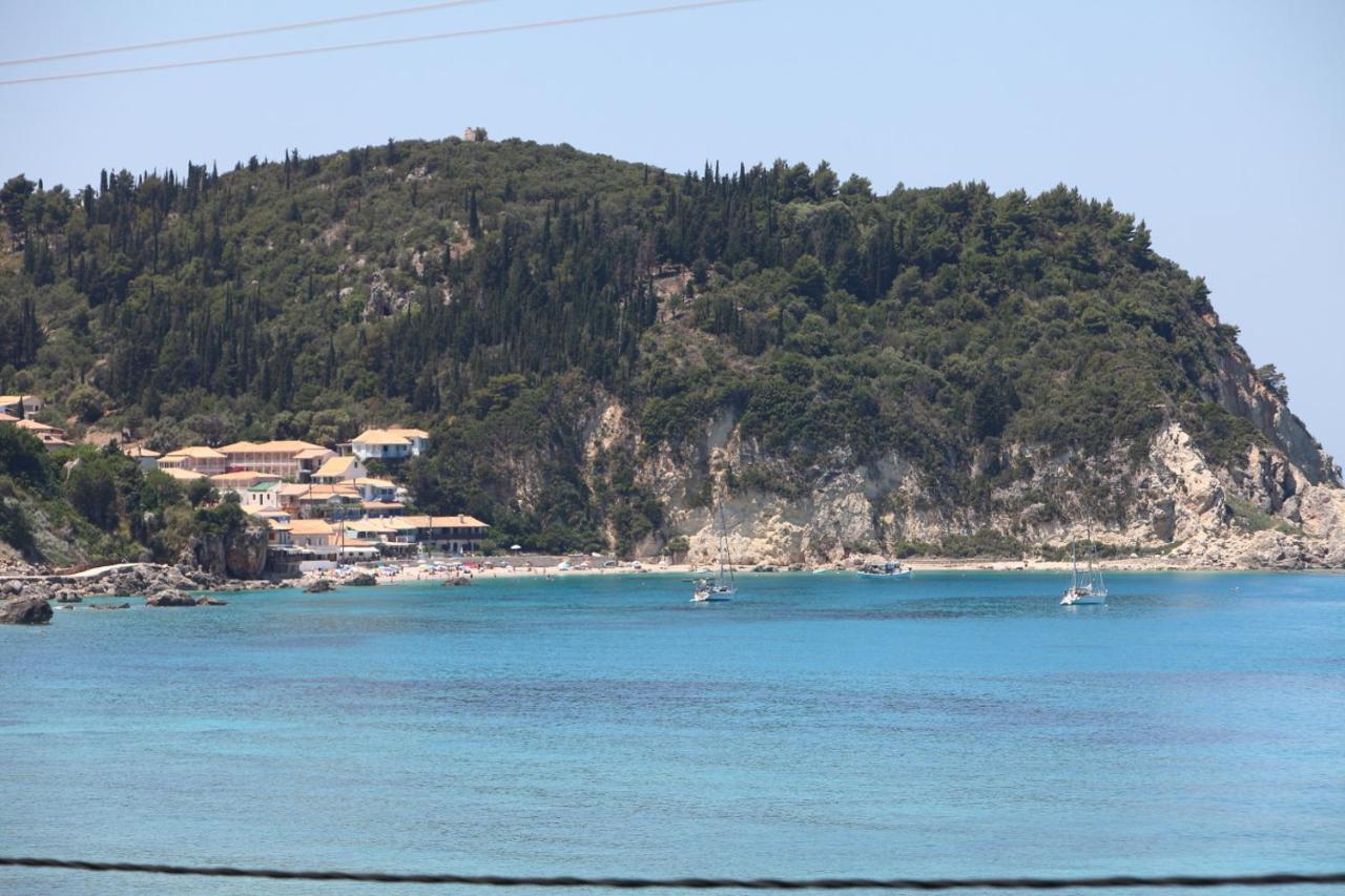 Capro - Milos Bay Villas Áyios Nikítas Exteriör bild