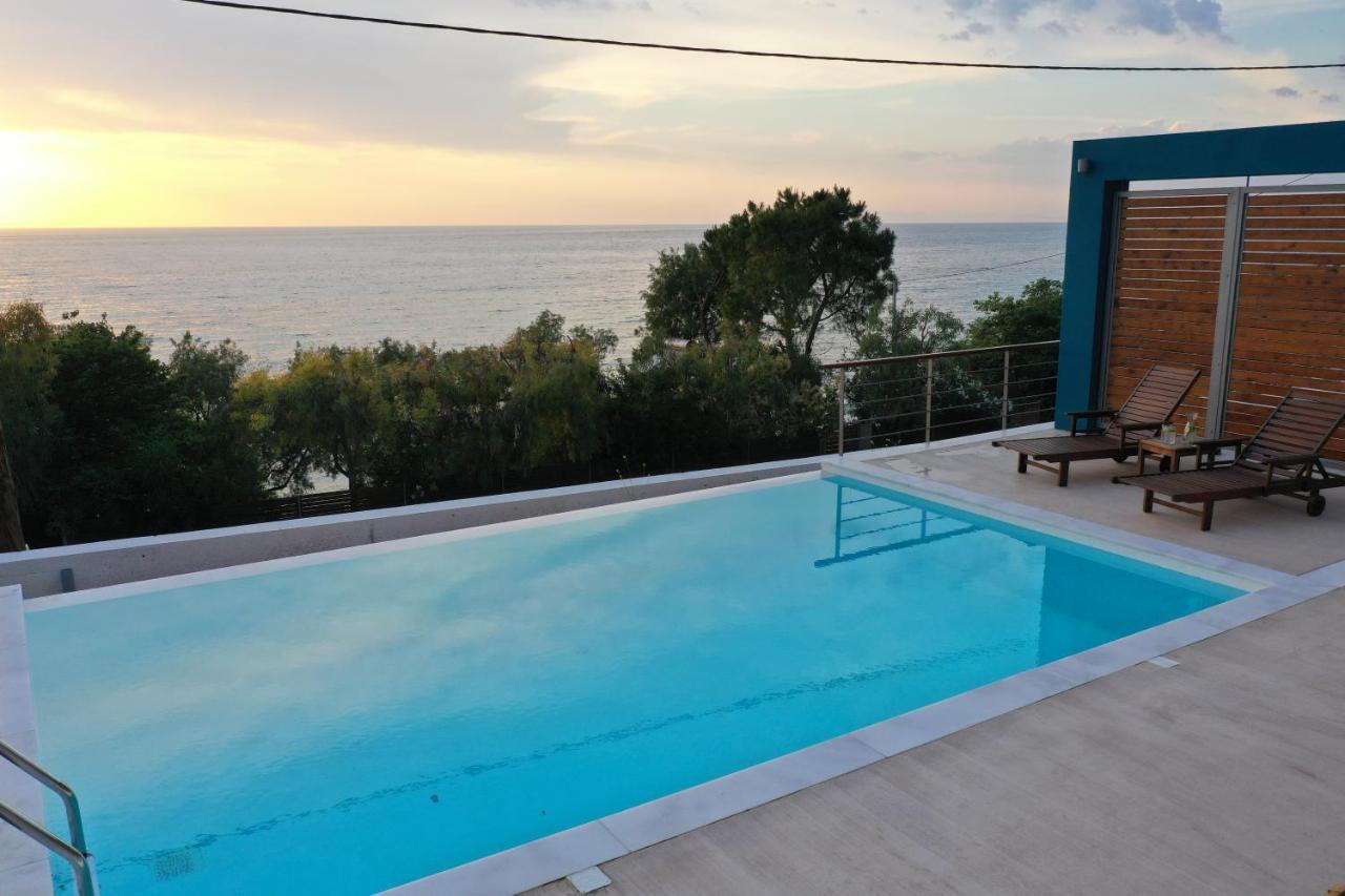 Capro - Milos Bay Villas Áyios Nikítas Exteriör bild