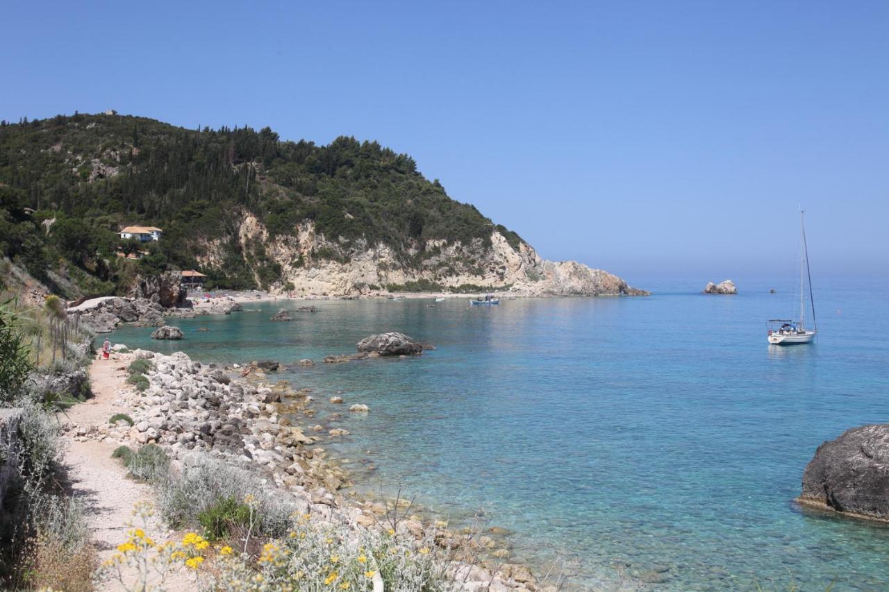 Capro - Milos Bay Villas Áyios Nikítas Exteriör bild